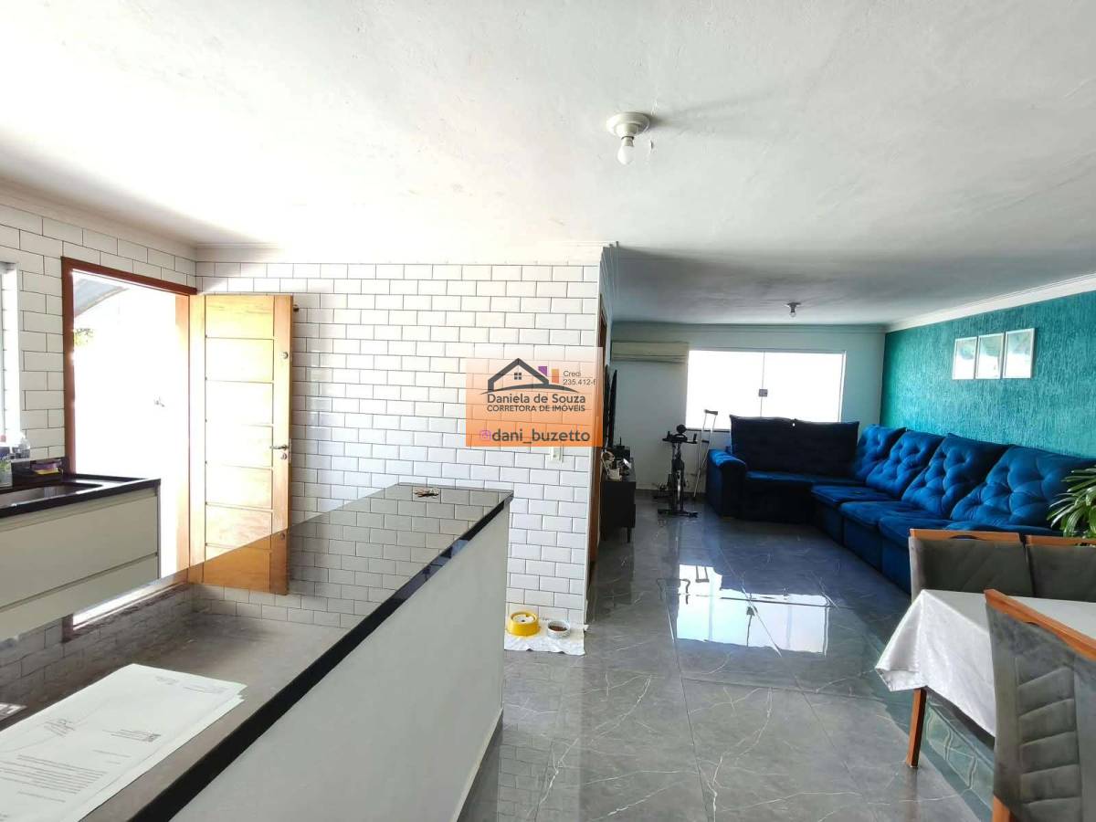 Casa à venda com 2 quartos, 136m² - Colonia,Jundiaí